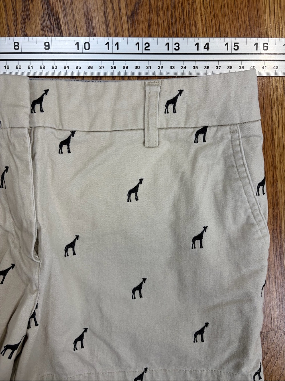 British Khaki 4" Khaki Shorts with Black Giraffe Embroidery (4) - Picture 4 of 8